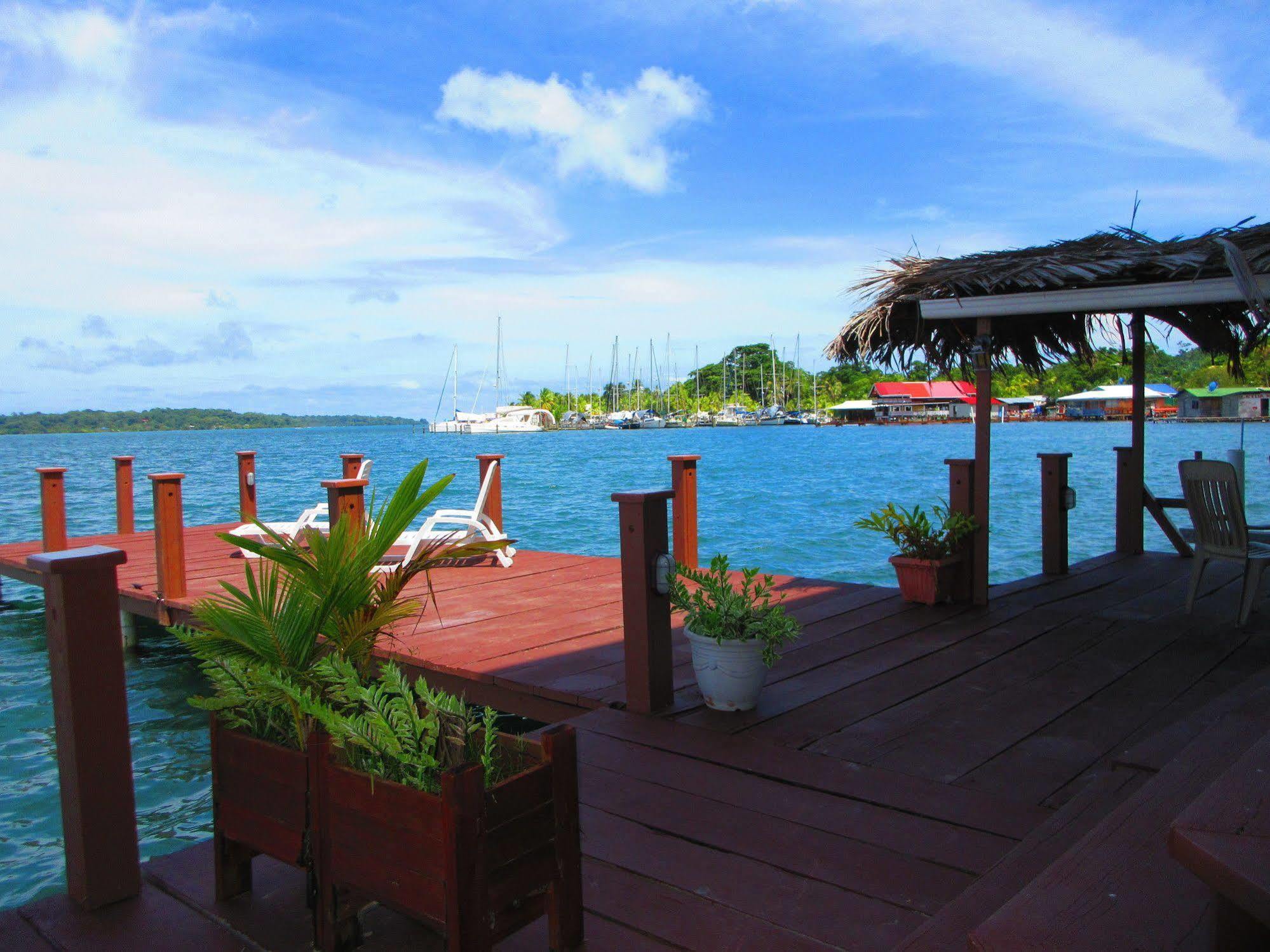 Los Balcones Over The Sea Hotel Bocas del Toro Eksteriør billede