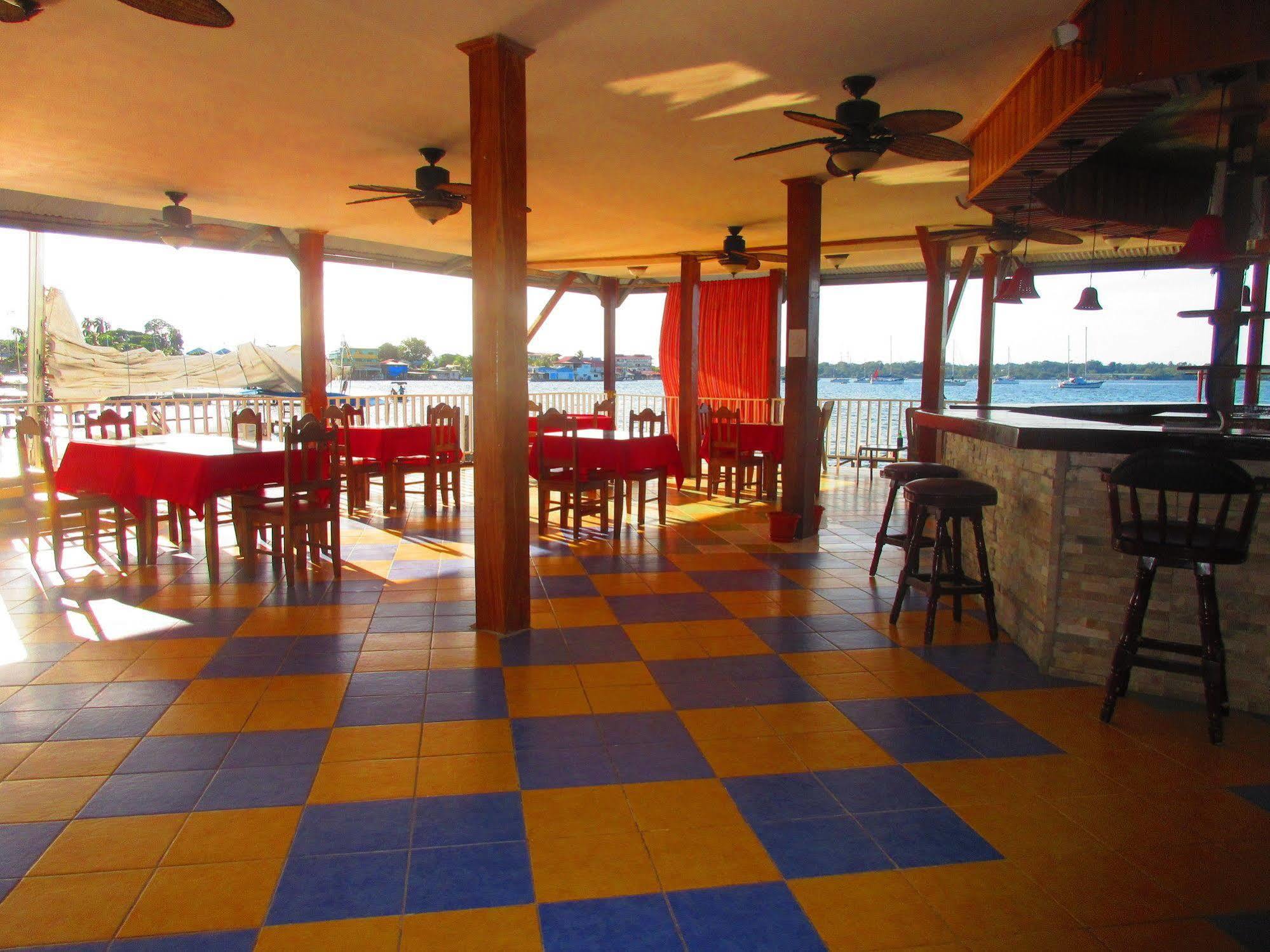 Los Balcones Over The Sea Hotel Bocas del Toro Eksteriør billede